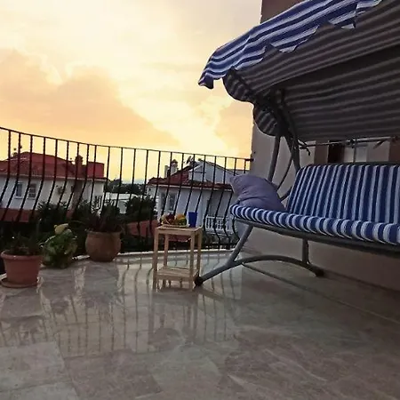 Villa Simba - Near Calis Beach With Garden & Pool Fethiye